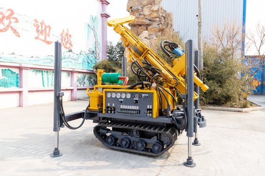 What are the characteristics of pneumatic drilling rigs? What are the advantages?